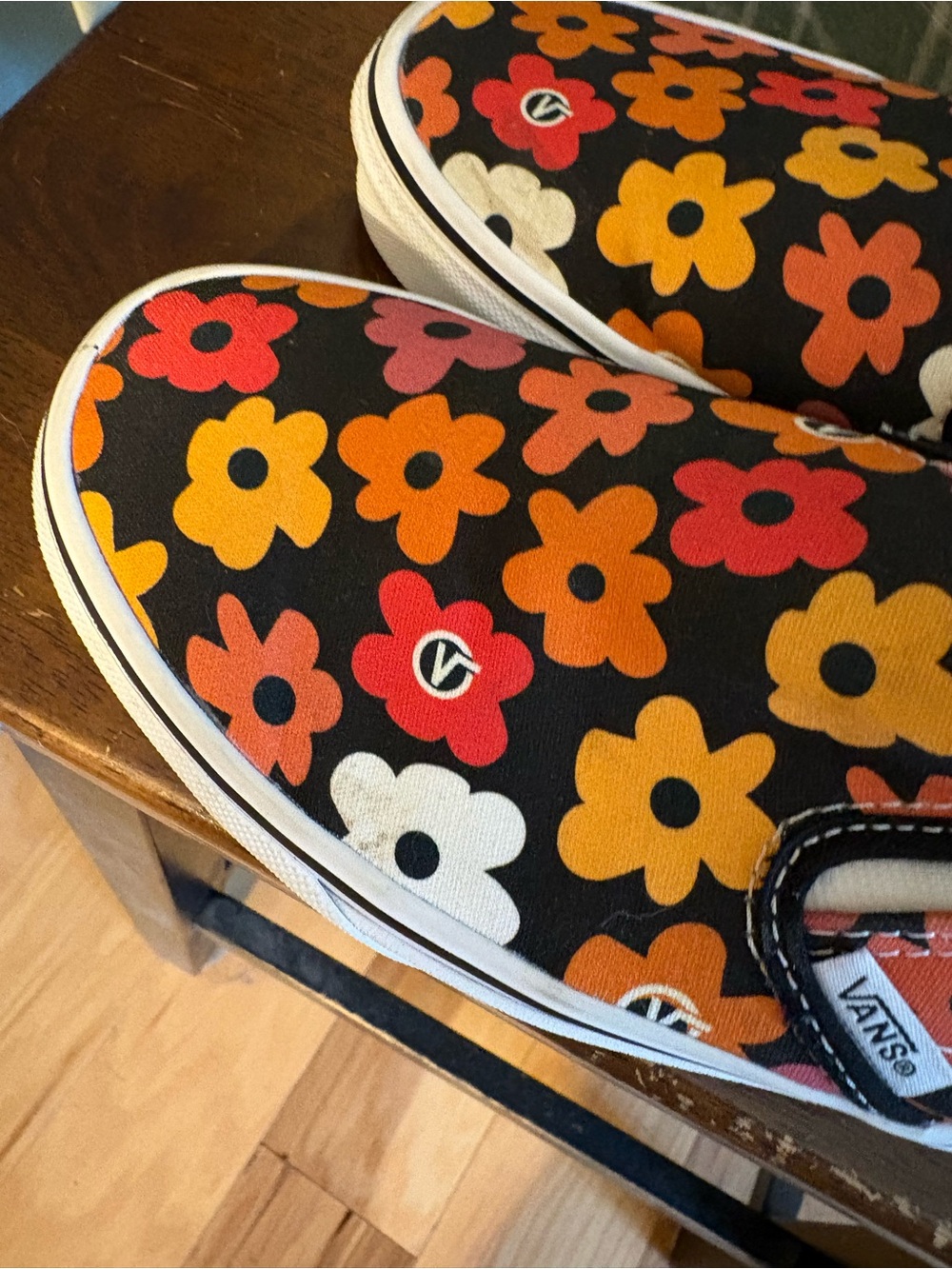 Vans Slip-On Sneakers with Retro Floral Print - Picture 6 of 10